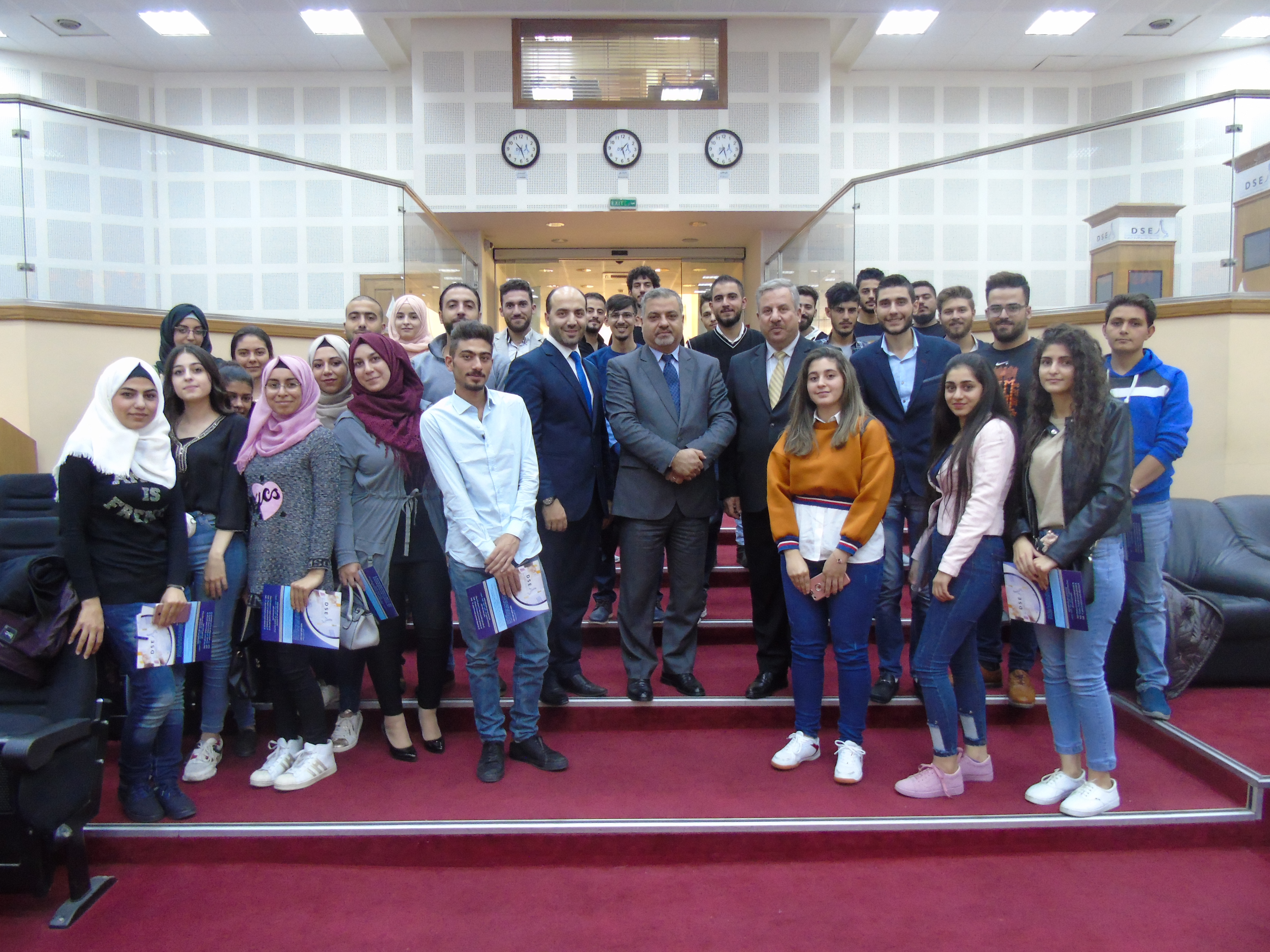 زيارة ميدانية من جامعة القلمون إلى مقر السوق